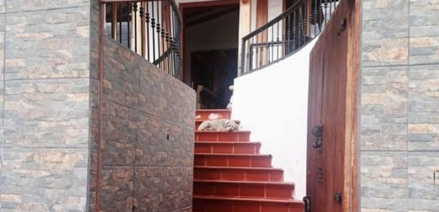 Casa DE VENTA con Acabados de Lujo – Sangolqui
