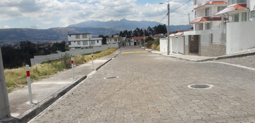 Hermoso Terreno en Venta, Coop. Vivienda Ejercito Nacional (Cazhapamba) 65000$
