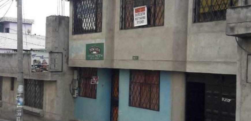 Se vende hermosa casa ubicada entre La ecuatoriana y la Marta Bucaram excelente ubicación
