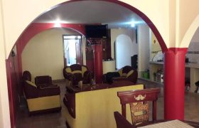 Se vende hermosa casa ubicada entre La ecuatoriana y la Marta Bucaram excelente ubicación