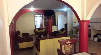 Se vende hermosa casa ubicada entre La ecuatoriana y la Marta Bucaram excelente ubicación