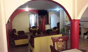 Se vende hermosa casa ubicada entre La ecuatoriana y la Marta Bucaram excelente ubicación